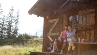 Insgesamt verringerten sich die Nächtigungen der Urlauberinnen und Urlauber aus dem Ausland um ...