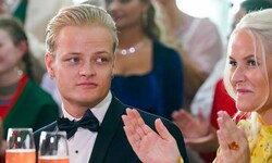Im Bild: Marius Borg Høiby mit seiner Mutter Kronprinzessin Mette-Marit