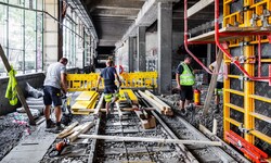 Wie schon in den letzten Sommern macht bei der U4 die nötige Sanierung der Tunneldecken Sperren ...