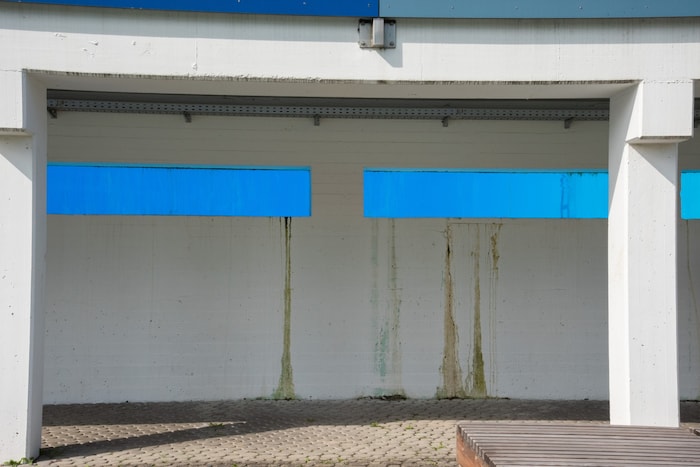 Vor allem die Fenster des Tauchbeckens sind sanierungsbedürftig. Und ab 2028 dürfte ein Becken ...