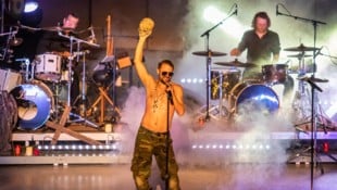 Philipp Hochmair entführt in eine neue „Jedermann“-Dimension.