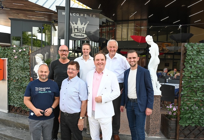 Saisonstart im Rondo: Eröffnet haben Geschäfte, Candy Bar, Spielsalon und der Grieche „Mykonos“. ...