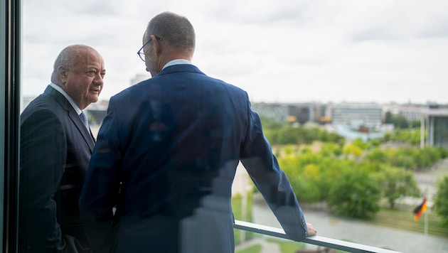 Brüder im Geiste: die Kanzler Stocker (li.) und Merz