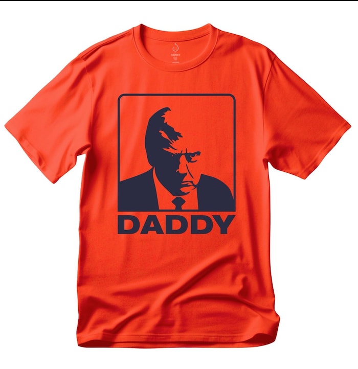 Fans müssen 35 Dollar für ein „Daddy-Shirt“ bezahlen.