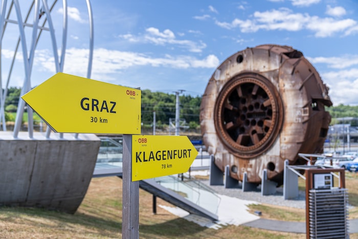 Das originale Bohrschild aus dem Koralmtunnel mit etwa 190 Tonnen bleibt als Landmark.