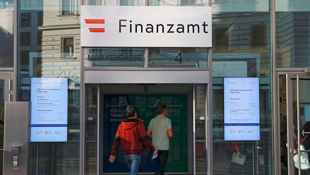 Der Zugang zum Finanzamt wird zunehmend digital. Wer Papier bevorzugt, braucht zuweilen viel ...