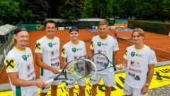 Das Feuer lodert: Bernd Kößler, Dominik Wirlend, Benedikt Emesz, Gabriel Schmidt und Lukas ...