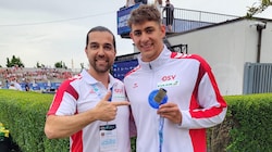 Stolz: Luka Mladenovic (re.) mit Trainer Plamen Ryaskov. 