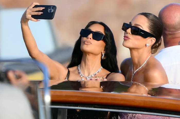 ... noch mehr Selfies: Kim und Khloé Kardashian knipsten, was das Zeug hielt.