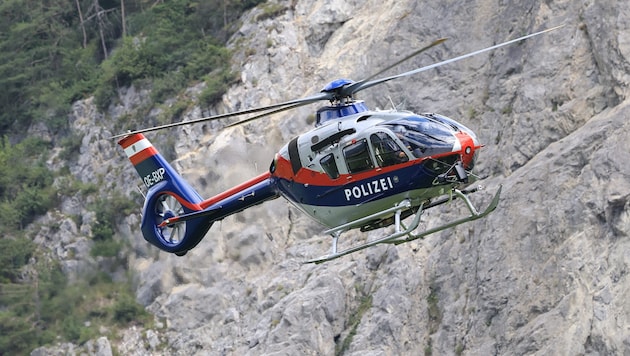Auch der Polizeihubschrauber Libelle Tirol war bei der Suche im Einsatz.