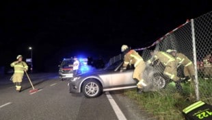 Der Sportwagen, ein Cabrio der Marke Mazda, ist erheblich beschädigt worden. 