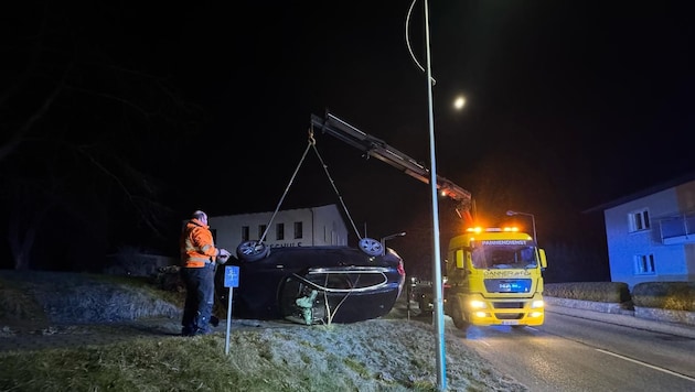 Der junge Raser baute am Ende einer wilden Fahrt in Kematen am Innbach einen Unfall, landete mit ...
