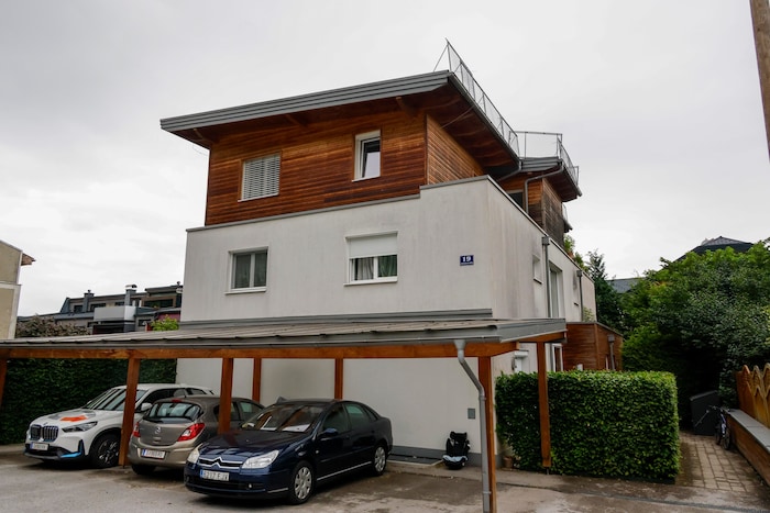 Die Solaranlage des Hauses in Salburg-Langwied haben die Bewohner auf eigene Kosten vorerst ...