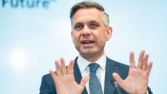 Wirtschaftsminister Wolfgang Hattmannsdorfer spricht von einer „Lifestyle-Freizeitwelle“. Das ...