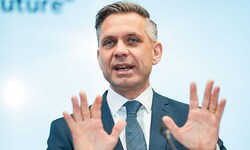 Wirtschaftsminister Wolfgang Hattmannsdorfer spricht von einer „Lifestyle-Freizeitwelle“. Das ...