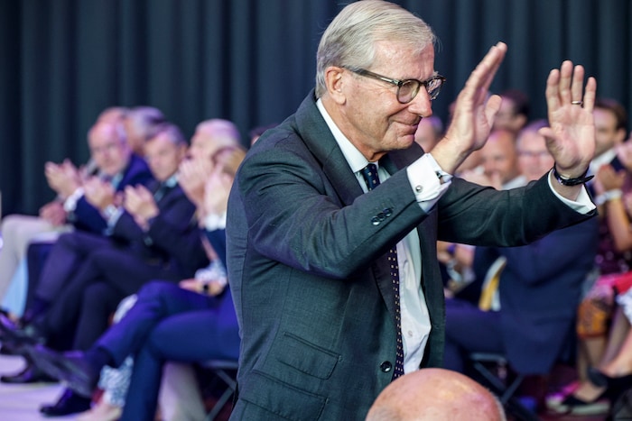 Wilfried Haslauer trat nach 21 Jahren an der Parteispitze der Salzbuger ÖVP zur Seite.