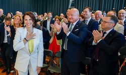 Am Mittwoch soll Karoline Edtstadler zur Landeshauptfrau gekürt werden. Heute steigt das ...
