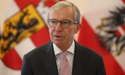 Wilfried Haslauer tritt am Mittwoch mit 69 Jahren nach zwölf Jahren als Landes- hauptmann ...