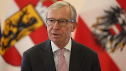 Wilfried Haslauer tritt am Mittwoch mit 69 Jahren nach zwölf Jahren als Landes- hauptmann ...