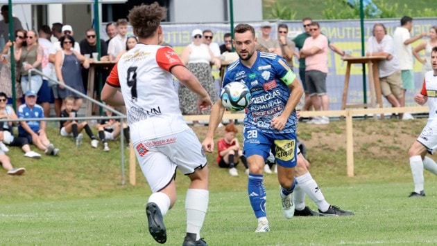 Hartberg konnte den ersten Test der Saison gewinnen, siegte gegen Stiwoll mit 12:0.