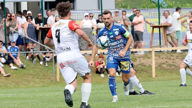 Hartberg konnte den ersten Test der Saison gewinnen, siegte gegen Stiwoll mit 12:0.
