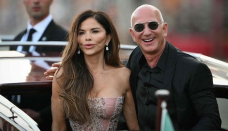 Lauren Sánchez Bezos musste mit nur 26 von 27 Luxus-Kleidern aus Venedig abreisen. Eines ihrer ...