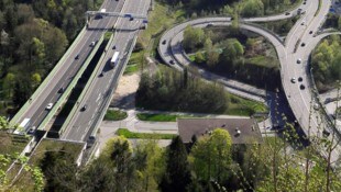 Auto- statt Straßenbahn im Rheintal. 