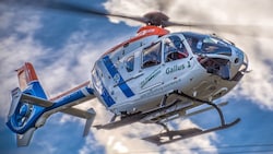 Der Rettungshubschrauber Gallus eins musste den Abgestürzten in den Schockraum des LKH Feldkirch ...