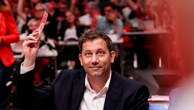 Lars Klingbeil erhielt mit 65 Prozent ohne Gegenkandidaten ein historisch schlechtes Ergebnis ...