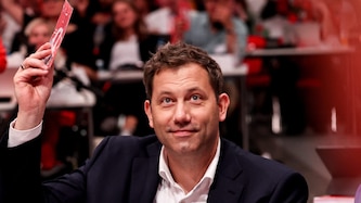 Deutschlands Vizekanzler Lars Klingbeil auf einem Parteitag der SPD