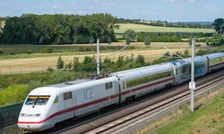 Ein neuer Hochgeschwindigkeitszug hat seine Testfahrt mit 405 Kilometern pro Stunde erfolgreich ...