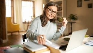 Die nach wie vor vorherrschende Altersdiskriminierung macht es vielen bei der Jobsuche schwer.