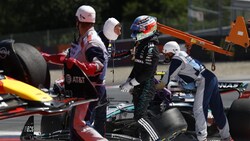 Antonelli räumte Verstappen in der ersten Runde in Kurve 3 ab. 