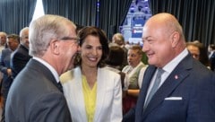 Gute Stimmung zwischen Karoline Edtstadler, Kanzler Christian Stocker und Noch-Landeshauptmann ...