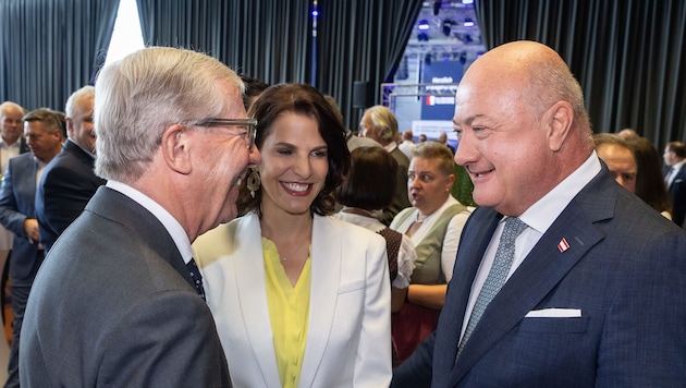 Gute Stimmung zwischen Karoline Edtstadler, Kanzler Christian Stocker und Noch-Landeshauptmann ...
