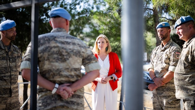 Nach Besuchen auf Zypern (hier am Denkmal für österreichische UNFICYP-Soldaten), Jordanien und ...