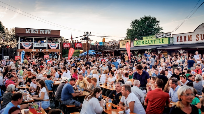 Jeden Montag öffnet die Westernstadt Lucky Town.