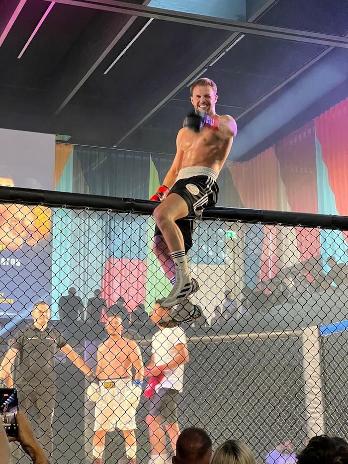 Auch wenn  Kelvin Wadan hier über seinen Sieg jubelt – der Goldenfist-Gym-Linz-Boxer hätte gerne ...