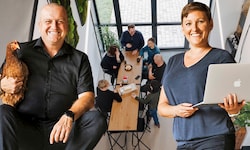 Gernot und Michaela Neuhauser betreiben den Coworking-Hof namens 2kanter in Engerwitzdorf.