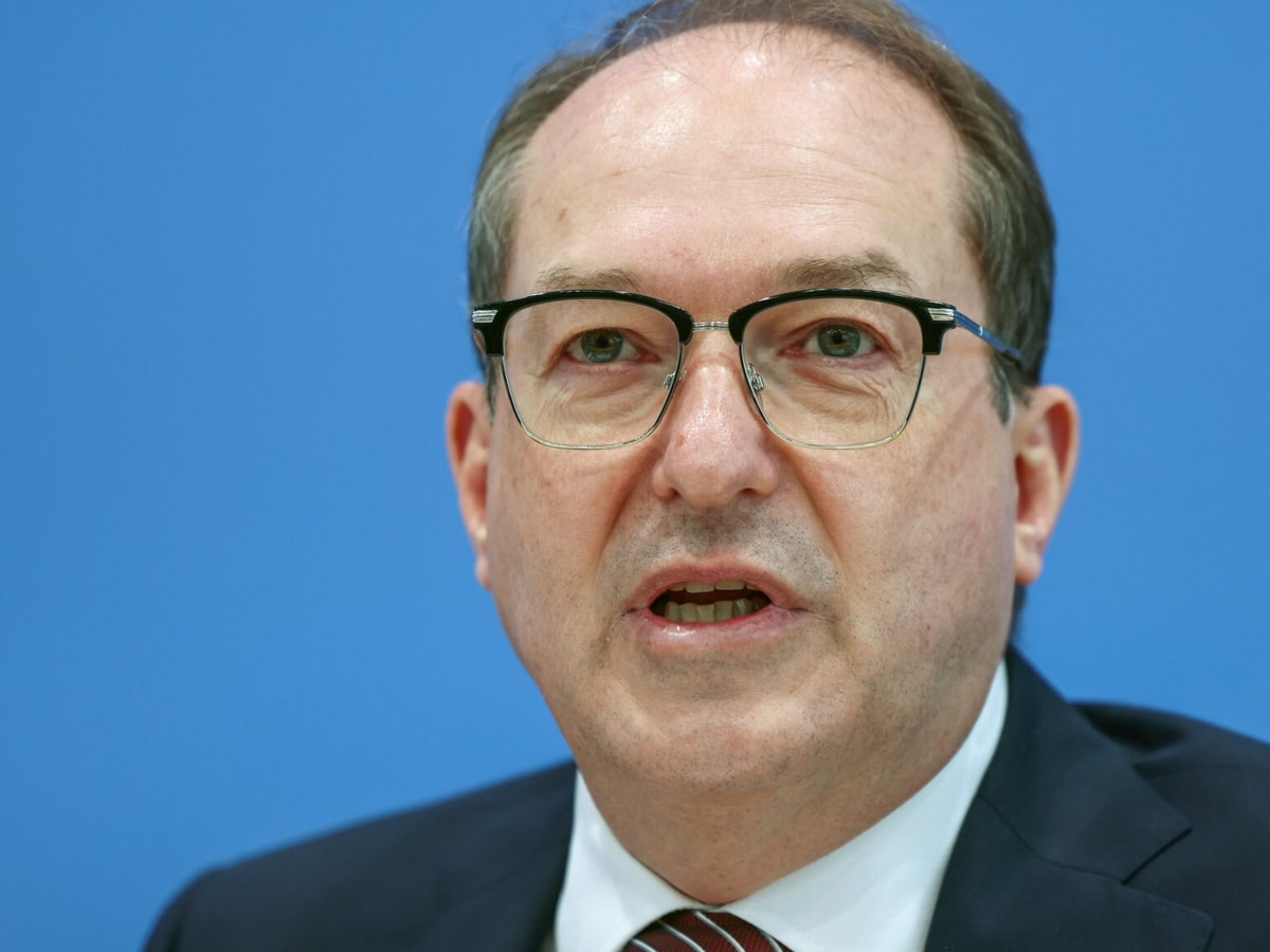 A guiding path to desire