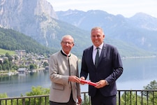 Salzburgs Landeshauptmann Wilfried Haslauer übergab das Staffelholz an den steirischen ...