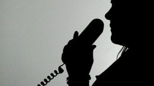 Trotz ständiger Warnungen fallen viele auf Betrüger hinein.