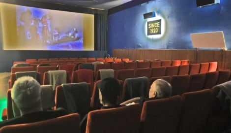 Erotische Komödien aus den 1970ern und 1980ern sind die Kassenschlager im ältesten Kino Tirols.