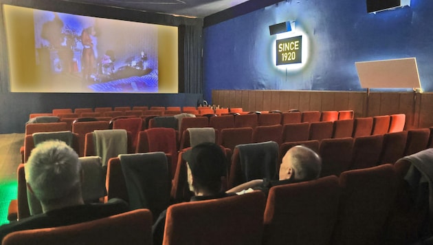 Erotische Komödien aus den 1970ern und 1980ern sind die Kassenschlager im ältesten Kino Tirols.