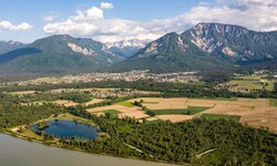 Blick auf Ferlach und dahinter das Felsmassiv der Koschuta. In Ferlach wurden am 26. Juni enorme ...