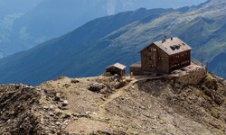 Die Zwickauer Hütte im Gebiet des Südtiroler Naturparks Texelgruppe wurde 1889 vom Alpenverein ...