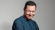 Alex Kristan ist ein österreichischer Komiker, Kabarettist und Stimmenimitator, der mit seinen ...