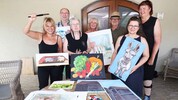 Michi Mair (vorne mit der Mangalitzawurst), Hermi Schlag (Gemüsebild), Doris Bocka (mit dem ...