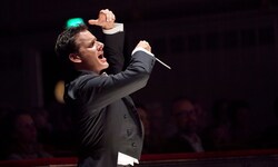Wird im Herbst 2027 Chefdirigent des Orchestre National de France: der scheidende Musikdirektor ...