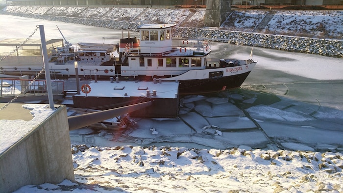 Die „MS Eisvogel“, der Eisbrecher des Wiener Hafens
